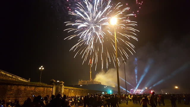 Huế: Bắn 1.500 quả pháo hoa để chào đón năm mới