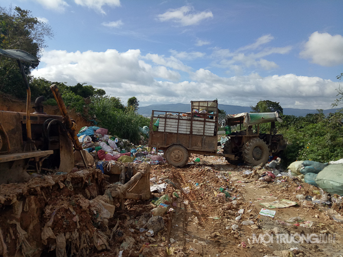Lâm Đồng: Người dân “kêu trời” vì bãi rác huyện nông thôn mới