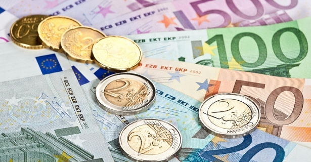 Tỷ giá Euro hôm nay 17/1 giảm nhẹ, EUR chợ đen 'bất động'