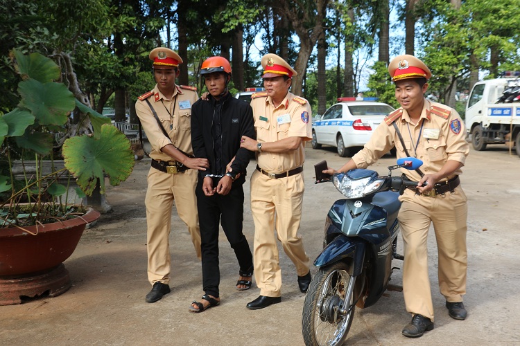 Đắk Nông: CSGT liên tiếp bắt tội phạm trộm cắp xe máy