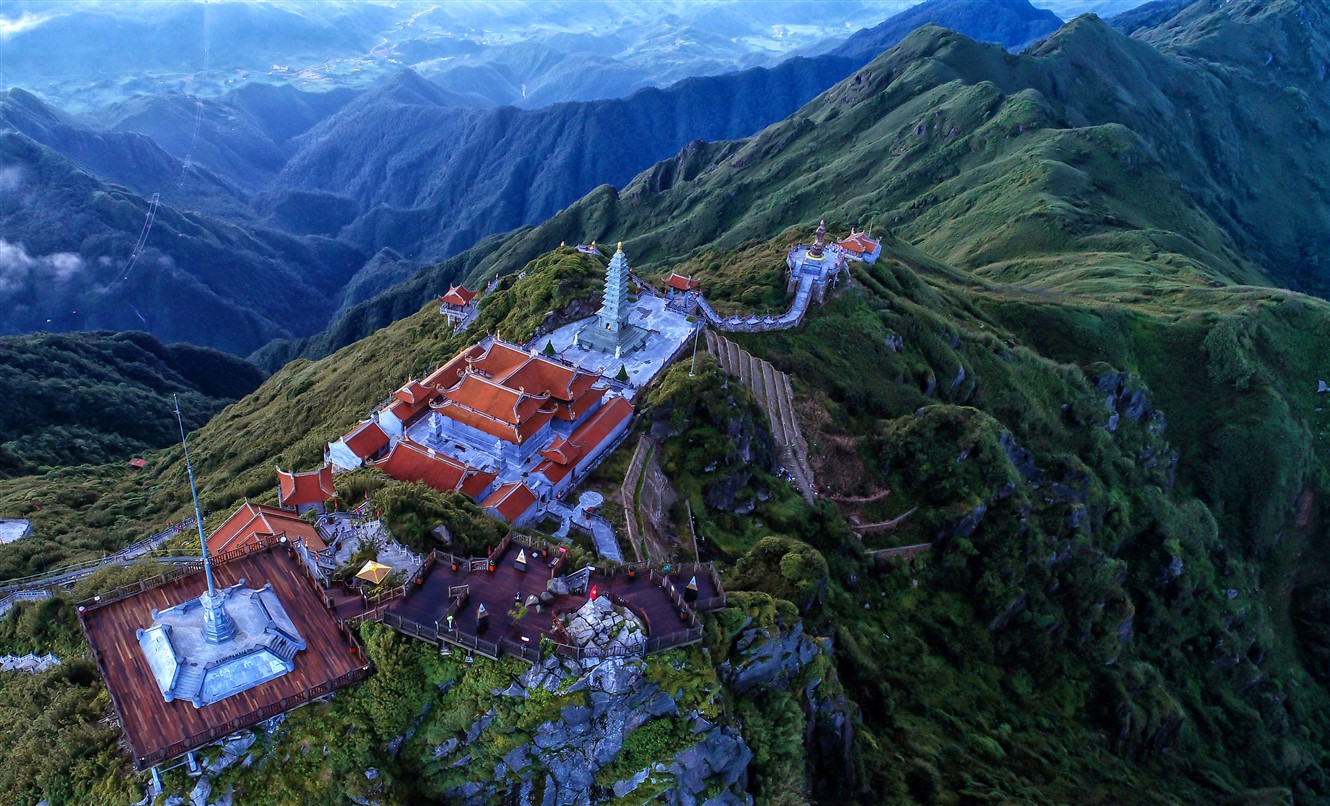 Đầu xuân hành hương về những miền đất Phật trên núi cao