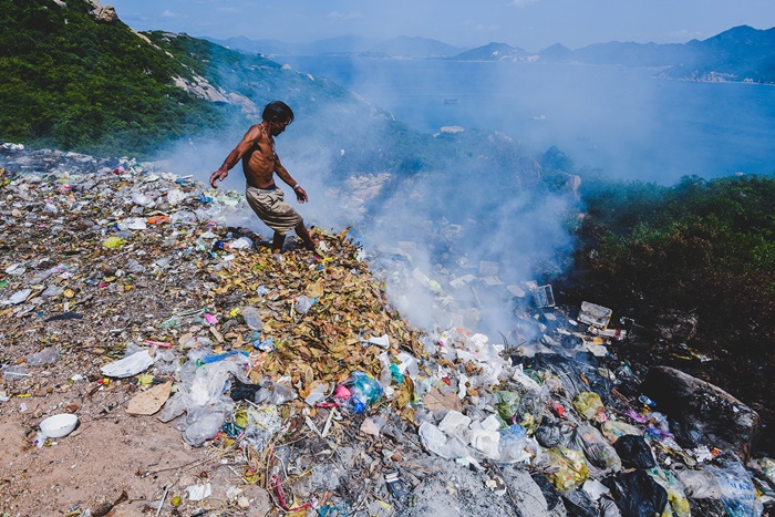 Phóng sự: Hành trình 7000km của người 'săn rác' dọc Việt Nam