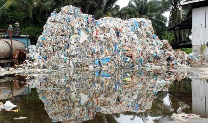 Malaysia - bãi nhựa phế thải của thế giới