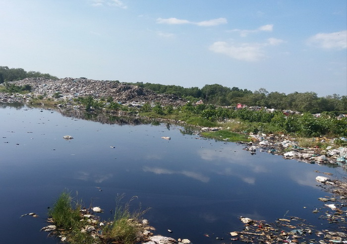 Tiền Giang: Bãi rác 'khủng' có nguy cơ bị nước biển cuốn trôi