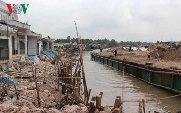 Cần Thơ cấm phát sinh xây nhà ven sông Ô Môn