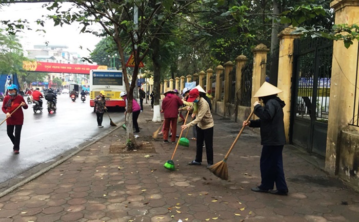 Người dân Hà Nội chung tay đảm bảo vệ sinh môi trường