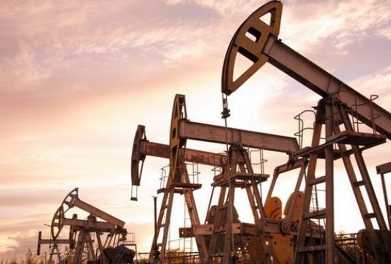 Giá dầu thế giới tăng hơn 1 USD do dự trữ dầu thô Mỹ giảm mạnh