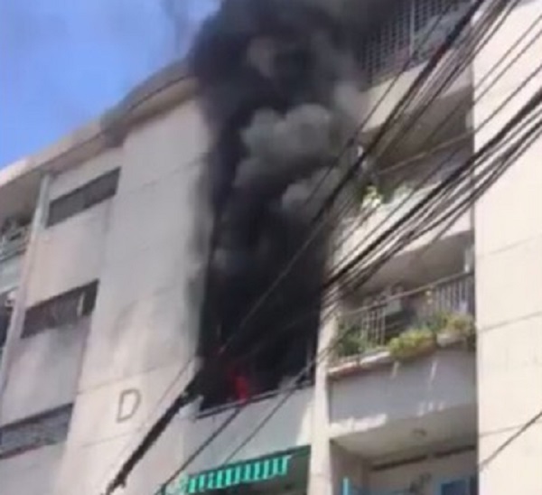TP.HCM: Cháy lớn tại chung cư Hà Kiều, 3 căn hộ bị thiêu rụi