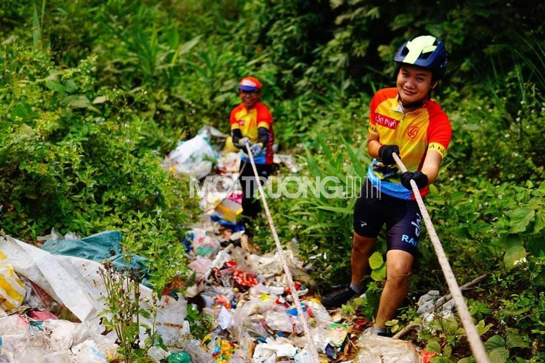 Giới trẻ Đà Nẵng thích thú với trào lưu dọn rác nơi công cộng
