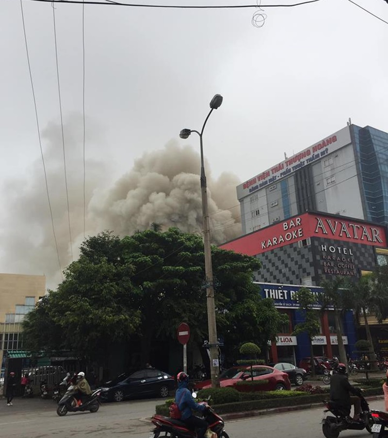 Nghệ An: Cháy lớn tại tổ hợp khách sạn, Bar, Karaoke Avatar