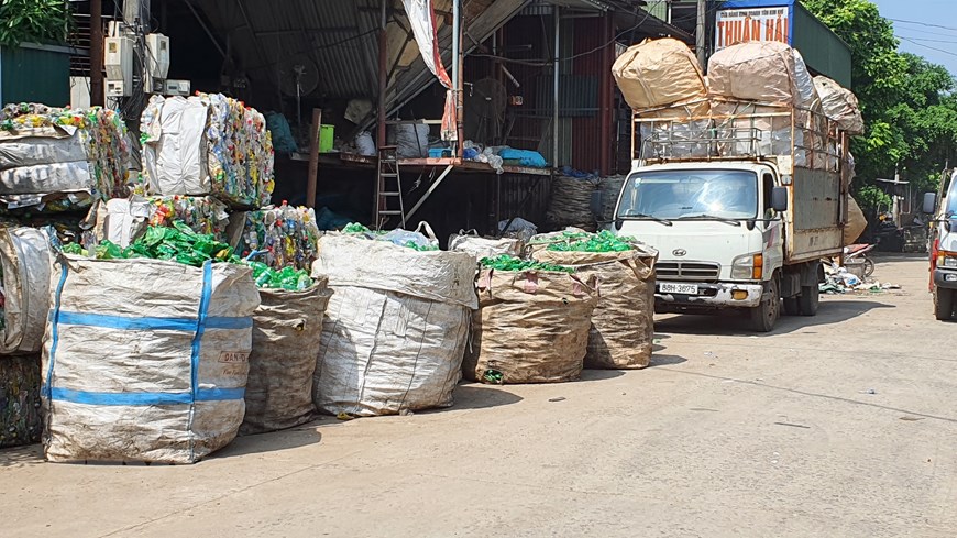 Hình ảnh ô nhiễm môi trường làng nghề tháo dỡ xe, động cơ ở Vĩnh Phúc | Môi trường | Vietnam+ (VietnamPlus)