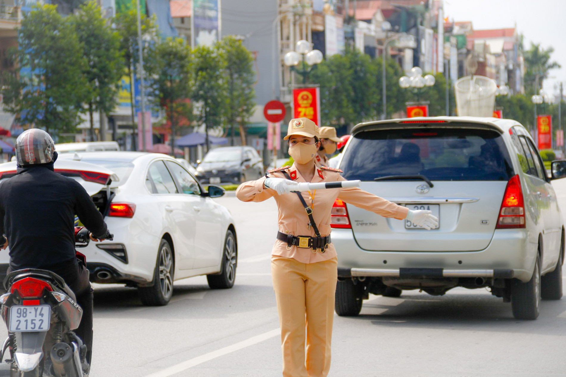 Bóng hồng trong lực lượng Cảnh sát giao thông tỉnh Bắc Giang