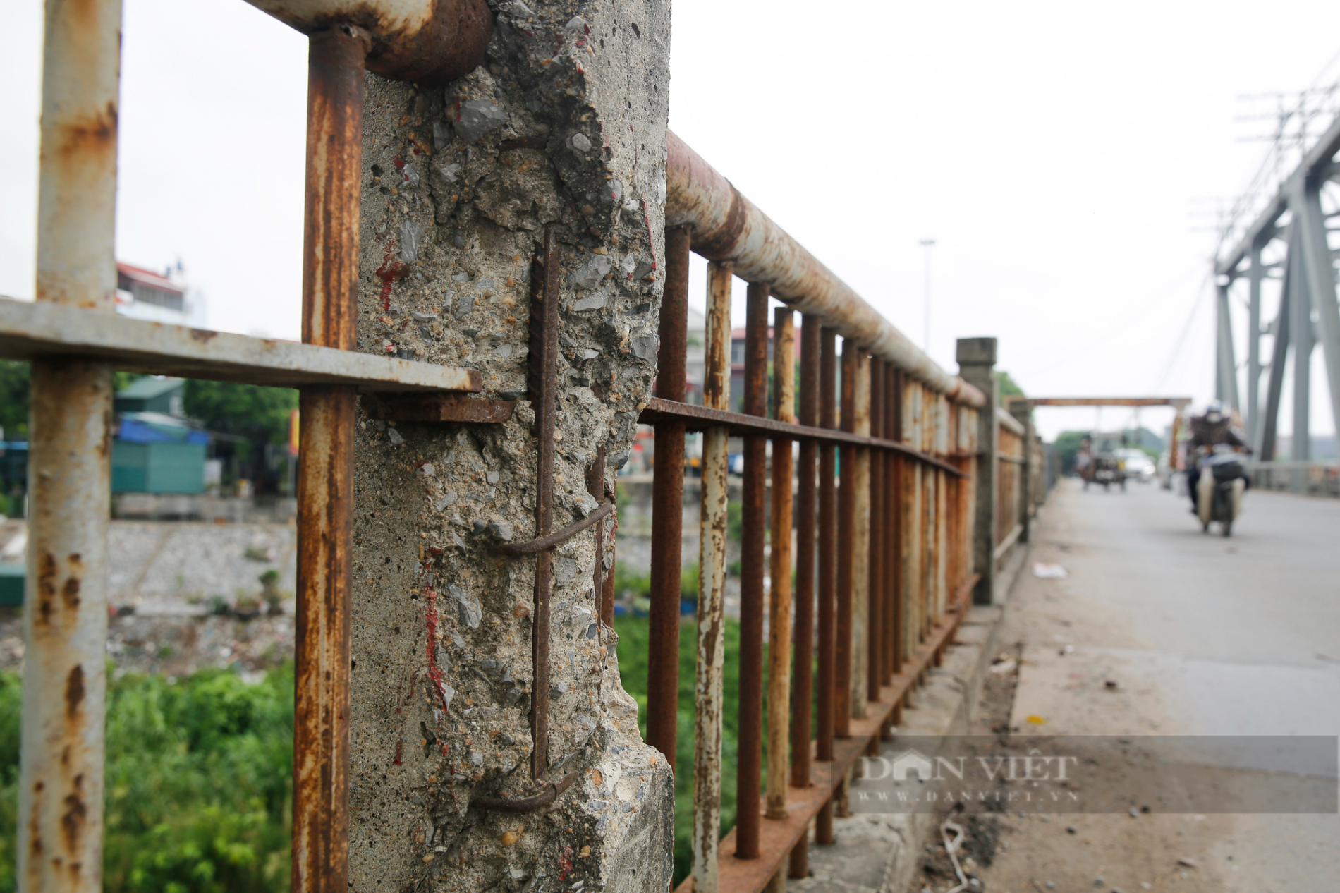Hà Nội: Cận cảnh cây cầu xuống cấp nghiêm trọng được đề xuất xây mới trị giá gần 1800 tỷ đồng - Ảnh 4.