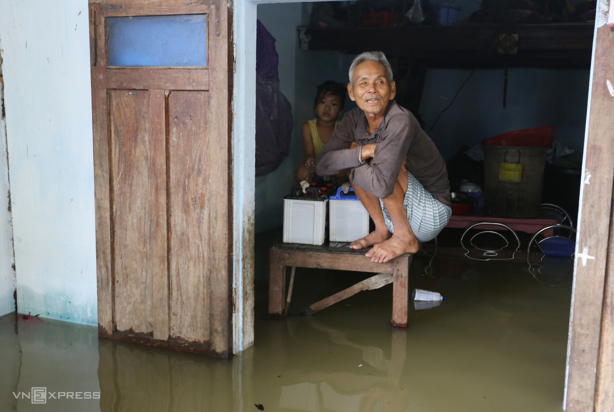 Hơn 3.000 ngôi nhà ở Tam Kỳ ngập nước