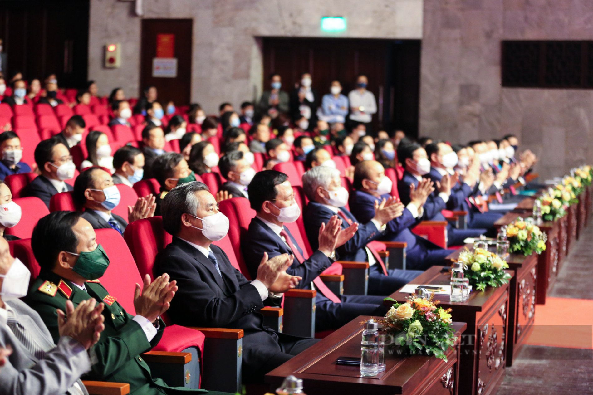 Ảnh: Chủ tịch nước Nguyễn Xuân Phúc dự Lễ trao Giải báo chí quốc gia lần thứ XV - năm 2020 - Ảnh 2.