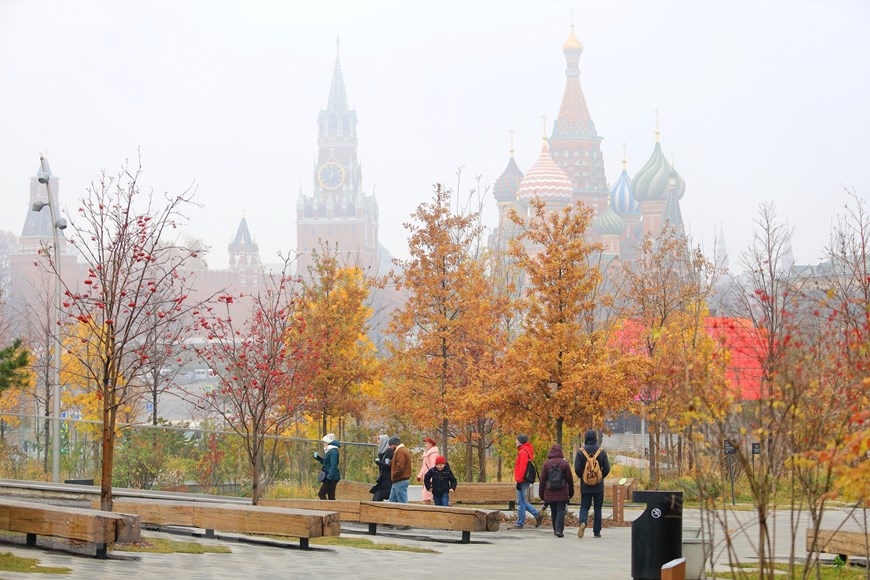 [Photo] Sương mù dày đặc bao phủ thủ đô Moskva của Nga | Môi trường | Vietnam+ (VietnamPlus)
