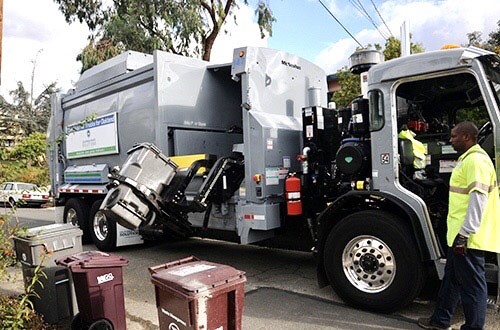 Xe xử lý rác thải của Công ty California Waste Solutions.