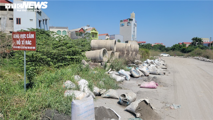 Kinh hãi những bãi thải xỉ nhôm bao vây làng tái chế nhôm lớn nhất miền Bắc - 4