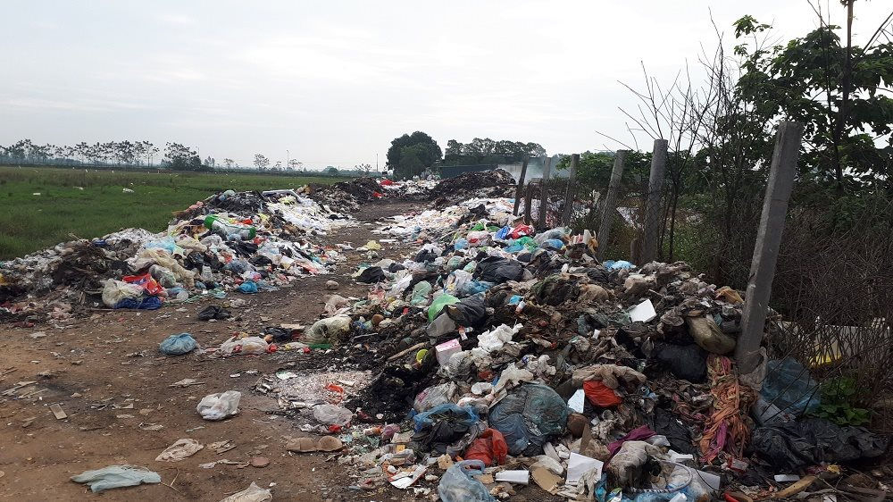 Thạch Thất, Hà Nội: Bãi rác tự phát gây ô nhiễm còn “hành” dân đến bao giờ?