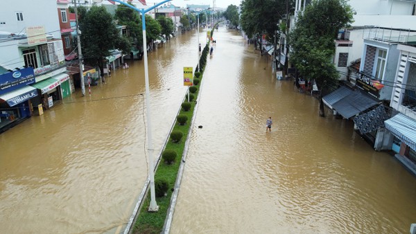 Nha Trang rà soát hệ thống thoát nước, xử lý tình trạng ngập sau mưa