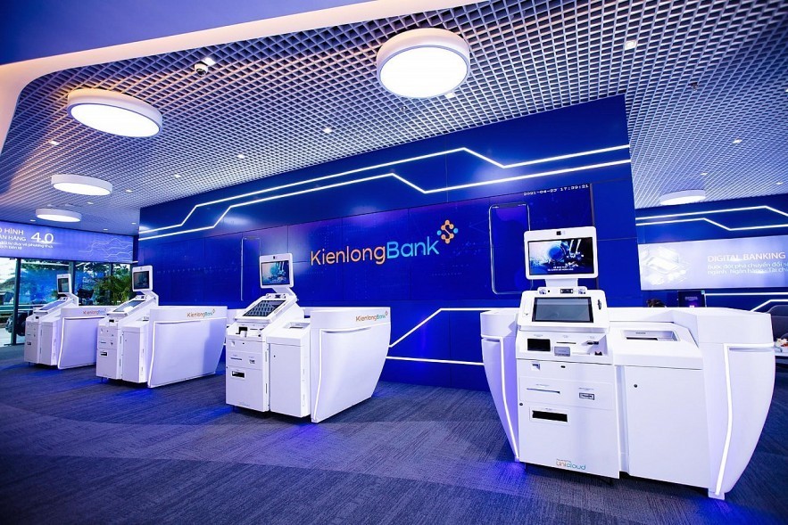 Hệ thống các máy giao dịch tự động ATM thế hệ mới (Smart Teller Machine - STM) tại các phòng giao dịch 5 sao kiểu mẫu của KienlongBank