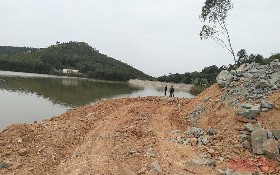 Cần xử lý dứt điểm tình trạng tự ý lấp hồ nước tại thành phố Phúc Yên