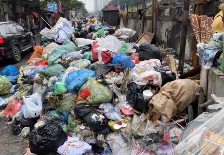 Hoàn thiện chính sách pháp luật về quản lý chất thải nhựa trong nền kinh tế tuần hoàn
