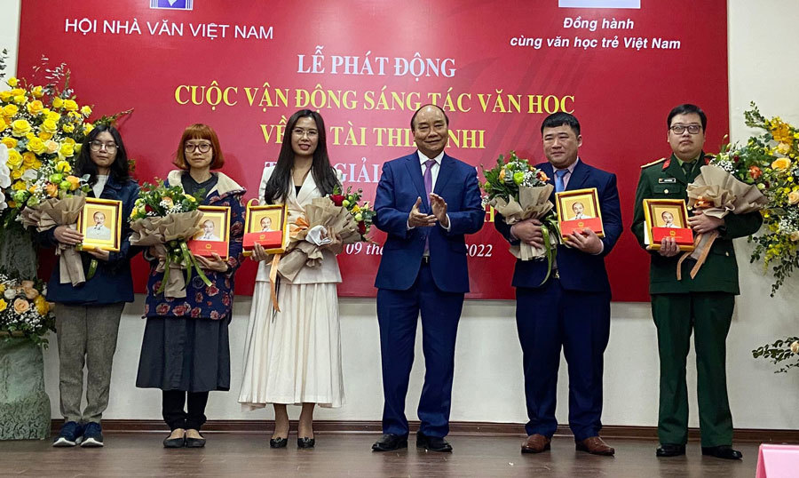 Tiêu điểm - Chủ tịch nước mong ước Việt Nam sẽ có nhà văn đạt giải Nobel (Hình 2).