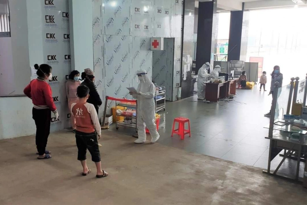 Bắc Giang: Vận động công nhân ở lại ăn Tết và làm việc - 1