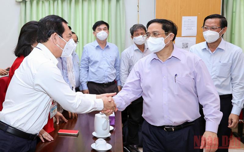 Thủ tướng Phạm Minh Chính thăm và chúc Tết đội ngũ y tế TP Hồ Chí Minh