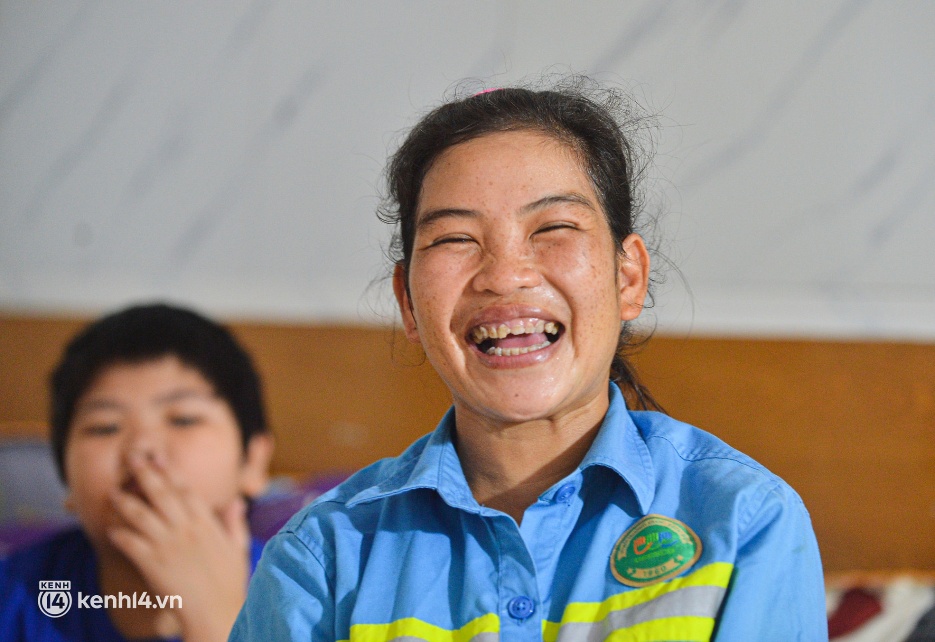 Nụ cười trở lại với những công nhân môi trường bị nợ lương ở Hà Nội: Đi làm vào ngày Tết được người dân chúc mừng, lì xì cũng hạnh phúc lắm - Ảnh 8.