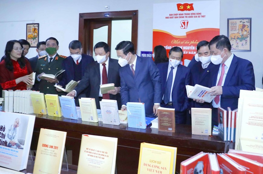 Hình ảnh lễ ra mắt cuốn sách của Tổng Bí thư Nguyễn Phú Trọng | Chính trị | Vietnam+ (VietnamPlus)