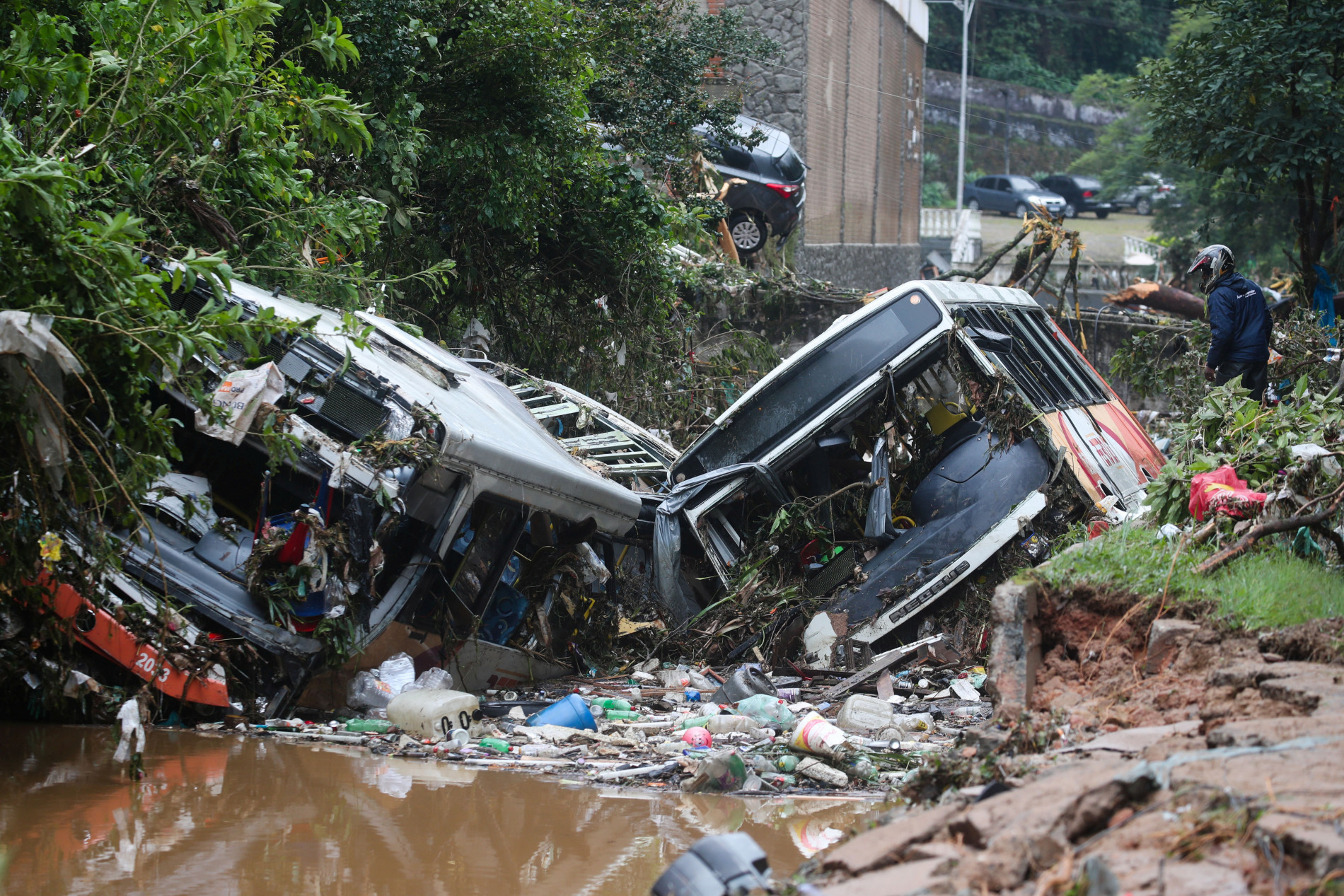 Lở đất kinh hoàng ở Brazil làm 94 người chết - 7