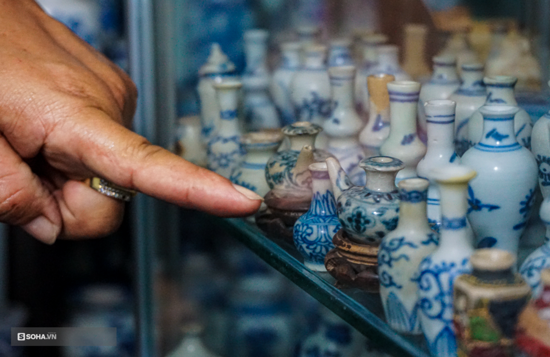 ‘Hoa mắt’ với bộ sưu tập gốm sứ lớn nhất Đông Dương, có món lên tới cả triệu USD - Ảnh 3.