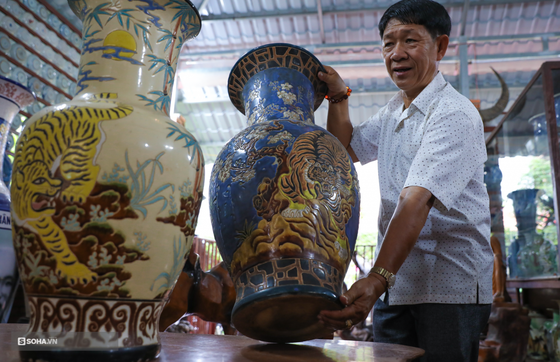 ‘Hoa mắt’ với bộ sưu tập gốm sứ lớn nhất Đông Dương, có món lên tới cả triệu USD - Ảnh 5.