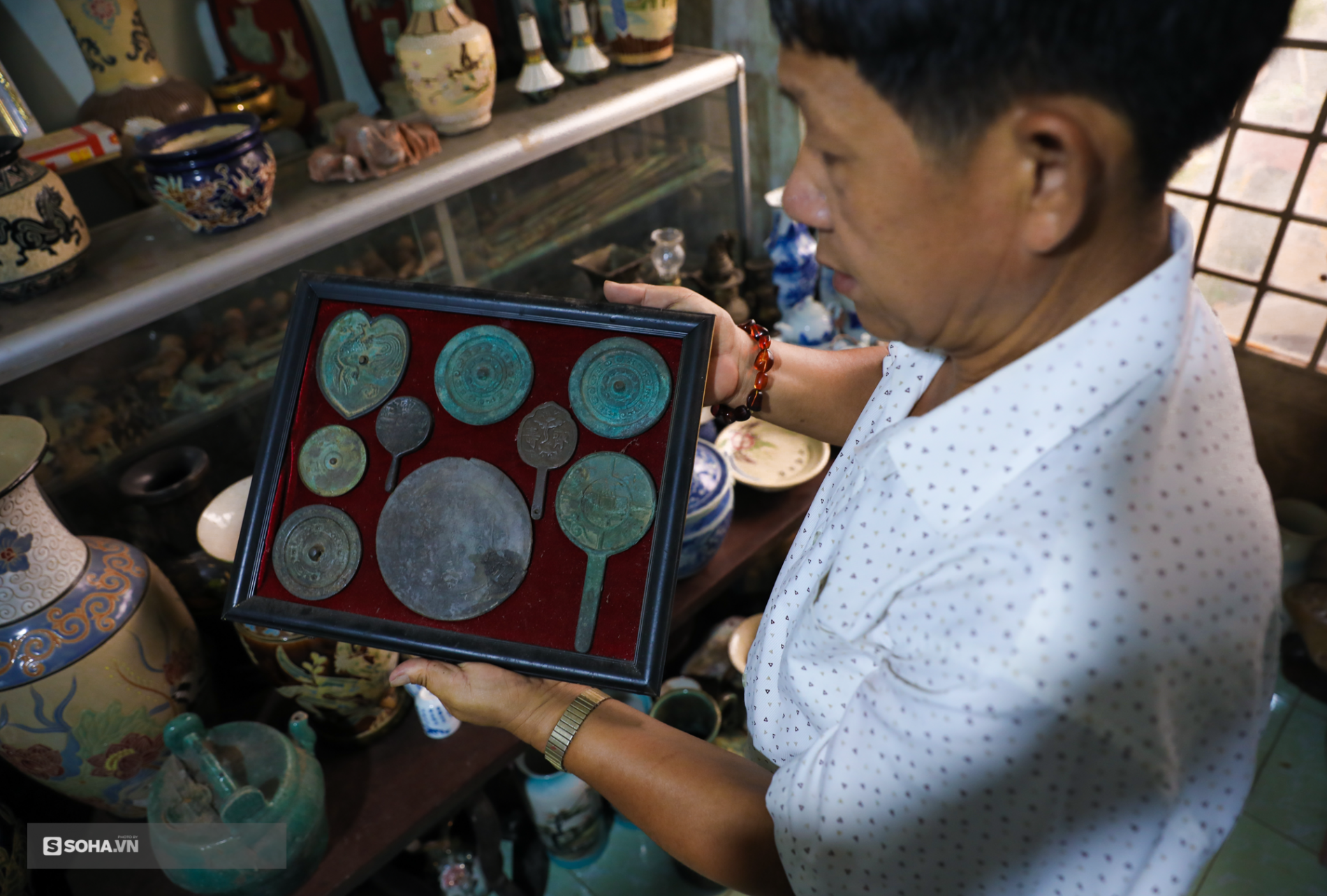 ‘Hoa mắt’ với bộ sưu tập gốm sứ lớn nhất Đông Dương, có món lên tới cả triệu USD - Ảnh 6.