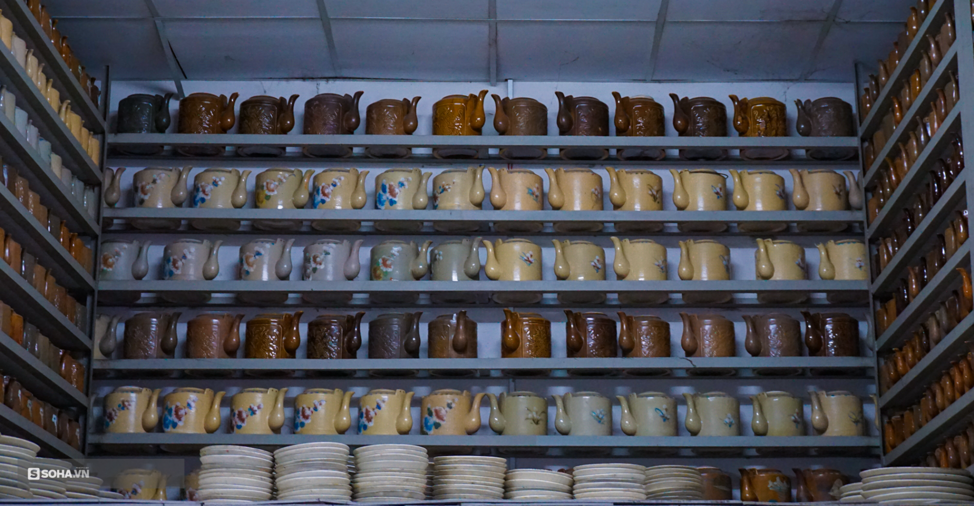 ‘Hoa mắt’ với bộ sưu tập gốm sứ lớn nhất Đông Dương, có món lên tới cả triệu USD - Ảnh 10.