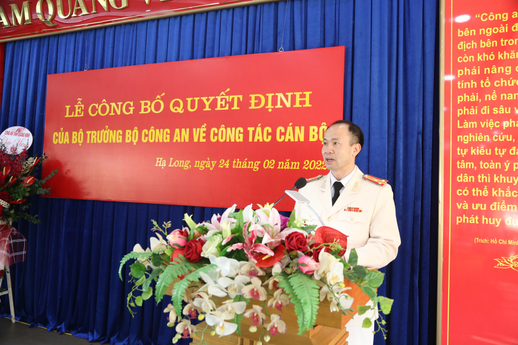 Thượng tá Nguyễn Quang Phương, Phó Giám đốc Công an tỉnh phát biểu nhận nhiệm vụ.