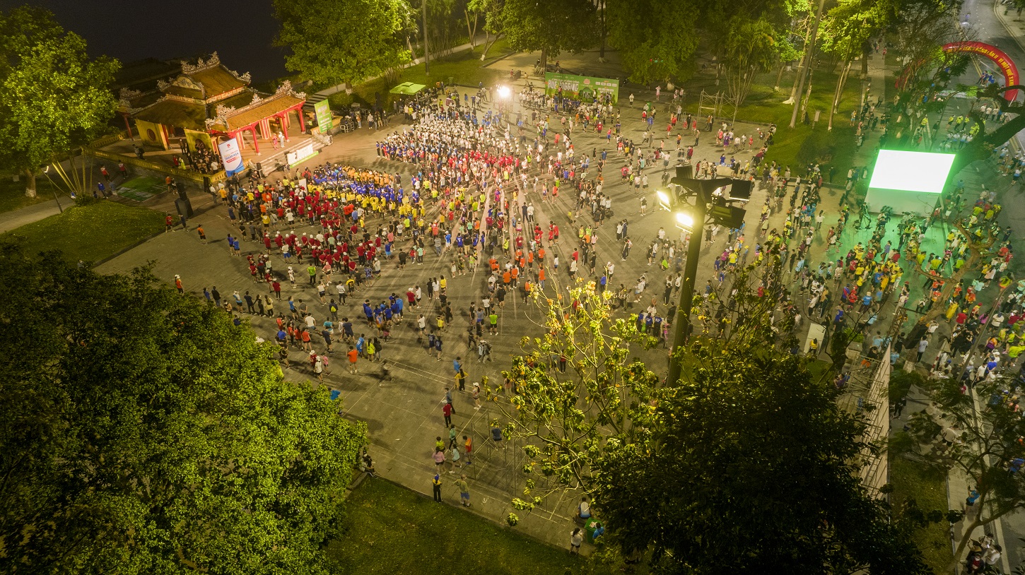 Hàng nghìn người cùng tham dự sự kiện &amp;quot;Hue Jogging - cùng chạy vì cộng đồng&amp;quot; - Ảnh 2.