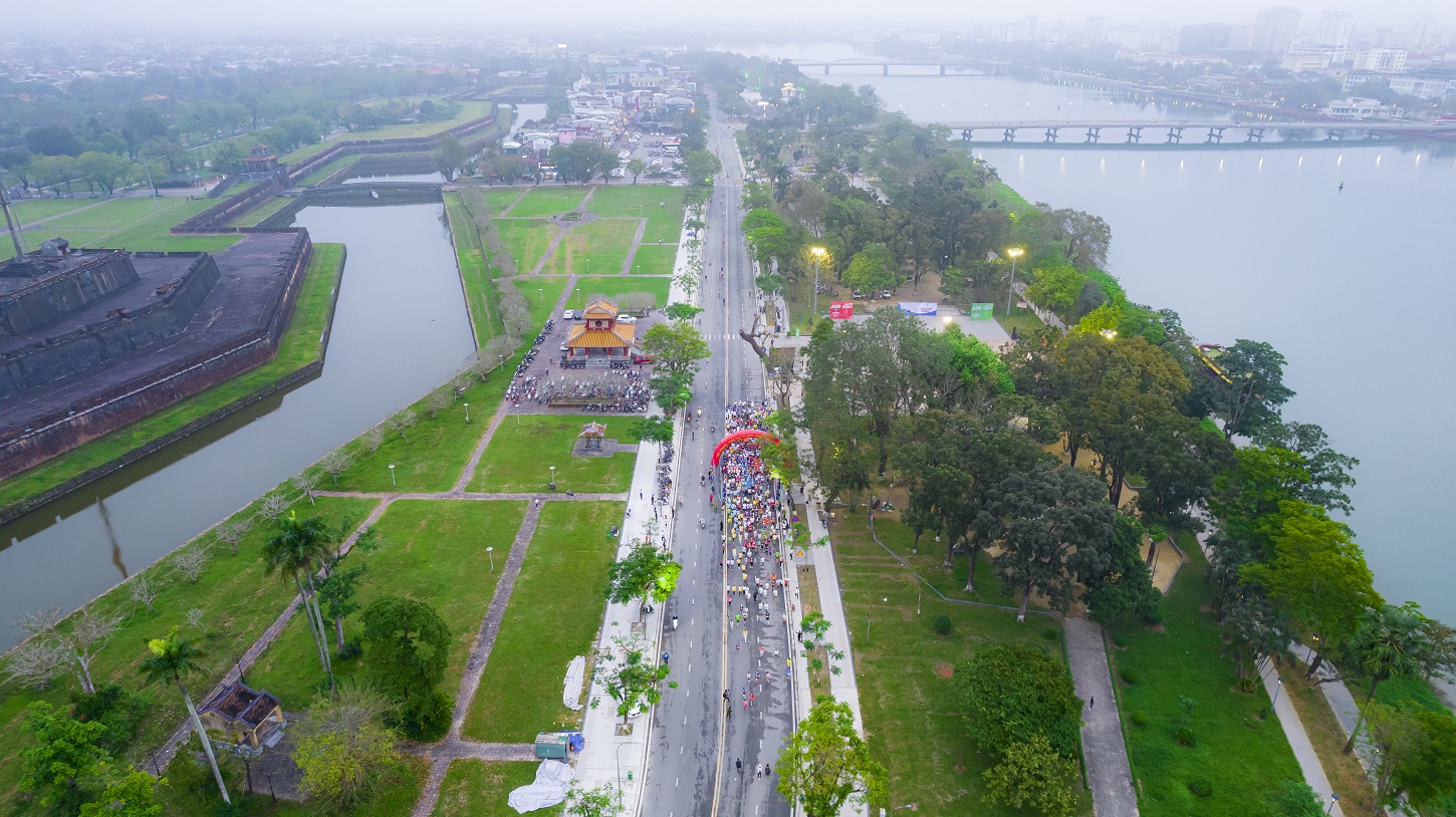 Hàng nghìn người cùng tham dự sự kiện &amp;quot;Hue Jogging - cùng chạy vì cộng đồng&amp;quot; - Ảnh 5.
