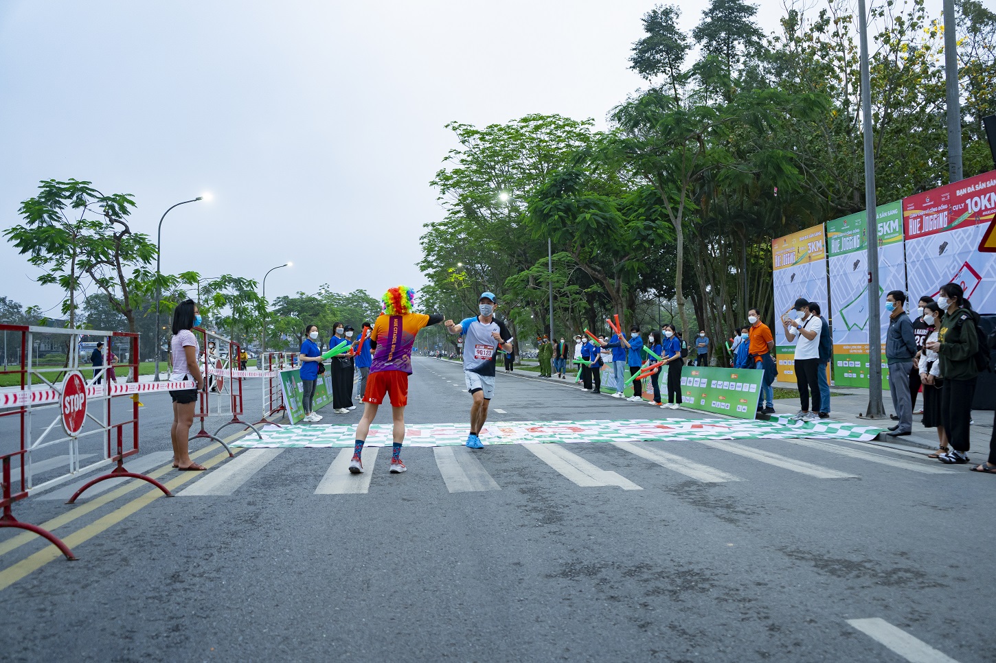 Hàng nghìn người cùng tham dự sự kiện &amp;quot;Hue Jogging - cùng chạy vì cộng đồng&amp;quot; - Ảnh 8.