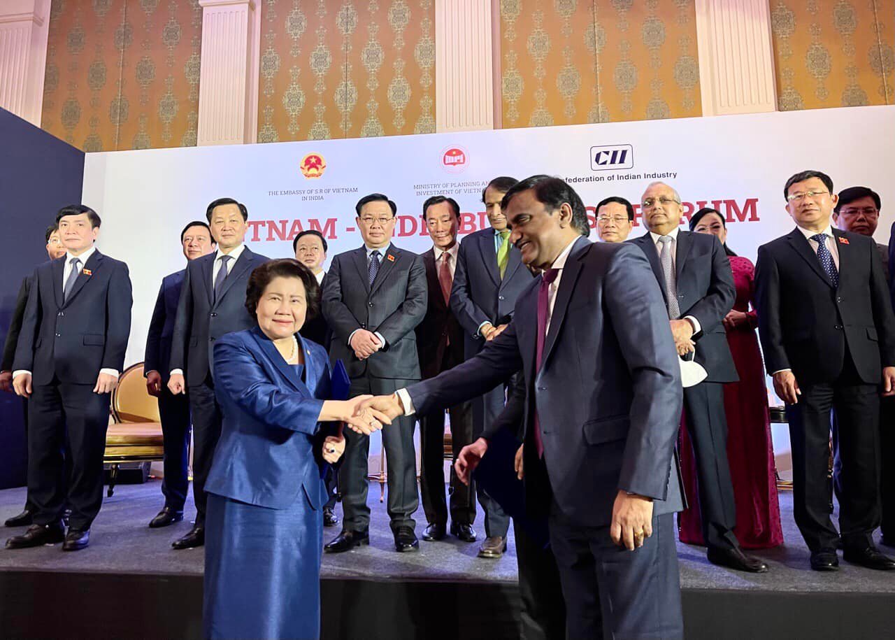 Doanh nhân Trương Tú Phương: Nữ tướng KCN đứng sau dự án Công viên dược của doanh nghiệp Ấn Độ - Ảnh 3.