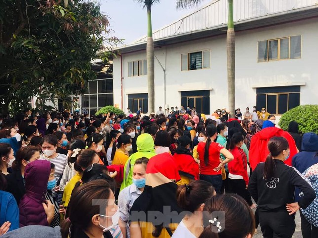 Hàng nghìn công nhân đình công ở Bắc Giang ảnh 1