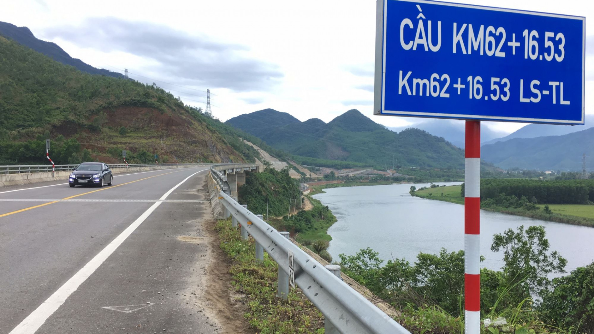 Toàn cảnh cao tốc gần 11.500 tỷ nối Huế với Đà Nẵng trước ngày thông xe