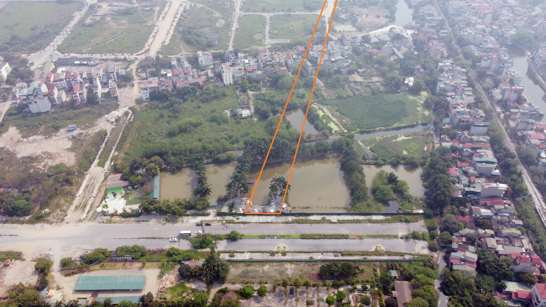 Sắp lấp nhiều hồ để làm nhà, làm đường ở phường Ngọc Thụy, Long Biên, Hà Nội