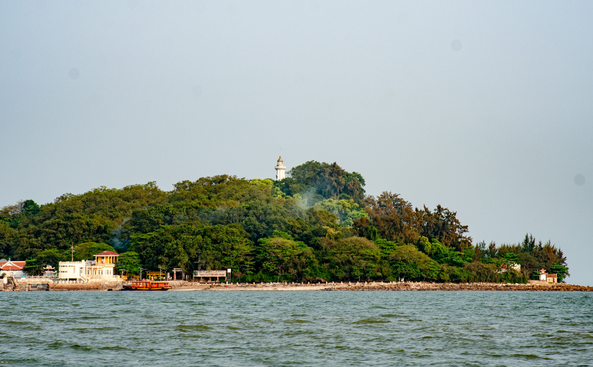 Khám phá đảo bé hạt tiêu có hải đăng cổ nhất Việt Nam, 124 năm vững vàng trước sóng gió - Ảnh 14.