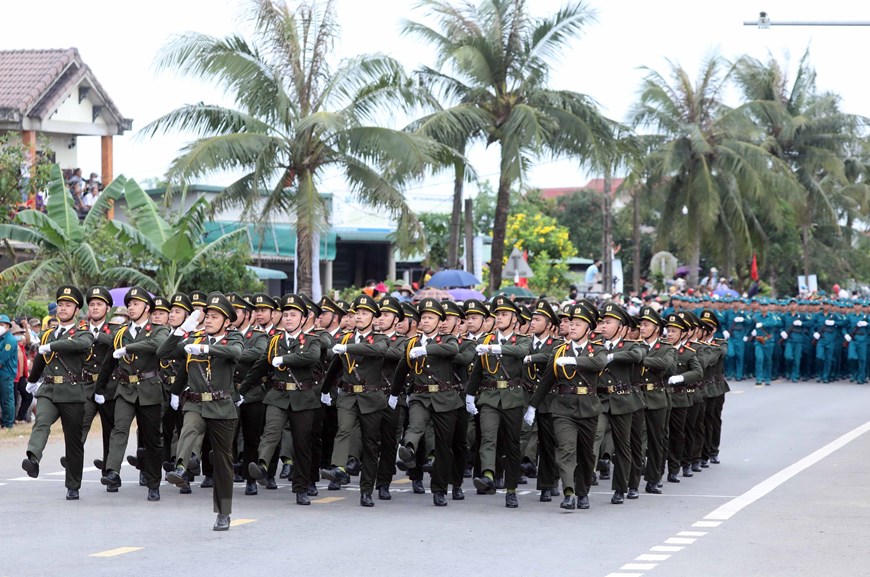 Hình ảnh Lễ thượng cờ 'Thống nhất non sông' tại Quảng Trị | Chính trị | Vietnam+ (VietnamPlus)