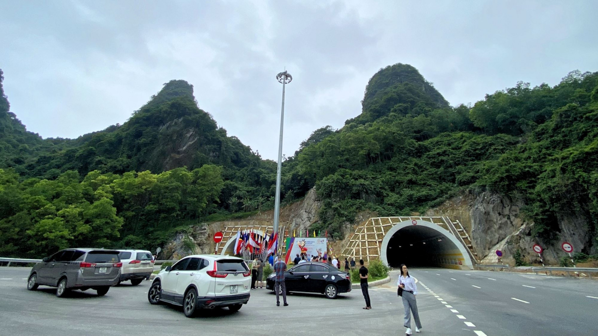 Toàn cảnh đường bao biển Hạ Long - Cẩm Phả gần 2.500 tỷ đồng