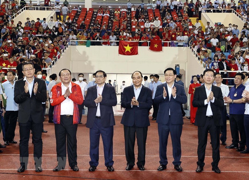 Chủ tịch nước, Thủ tướng, Chủ tịch Quốc hội chung vui với U23 Việt Nam | Chính trị | Vietnam+ (VietnamPlus)