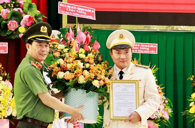 Công an tỉnh Lâm Đồng có tân giám đốc và phó giám đốc ảnh 1
